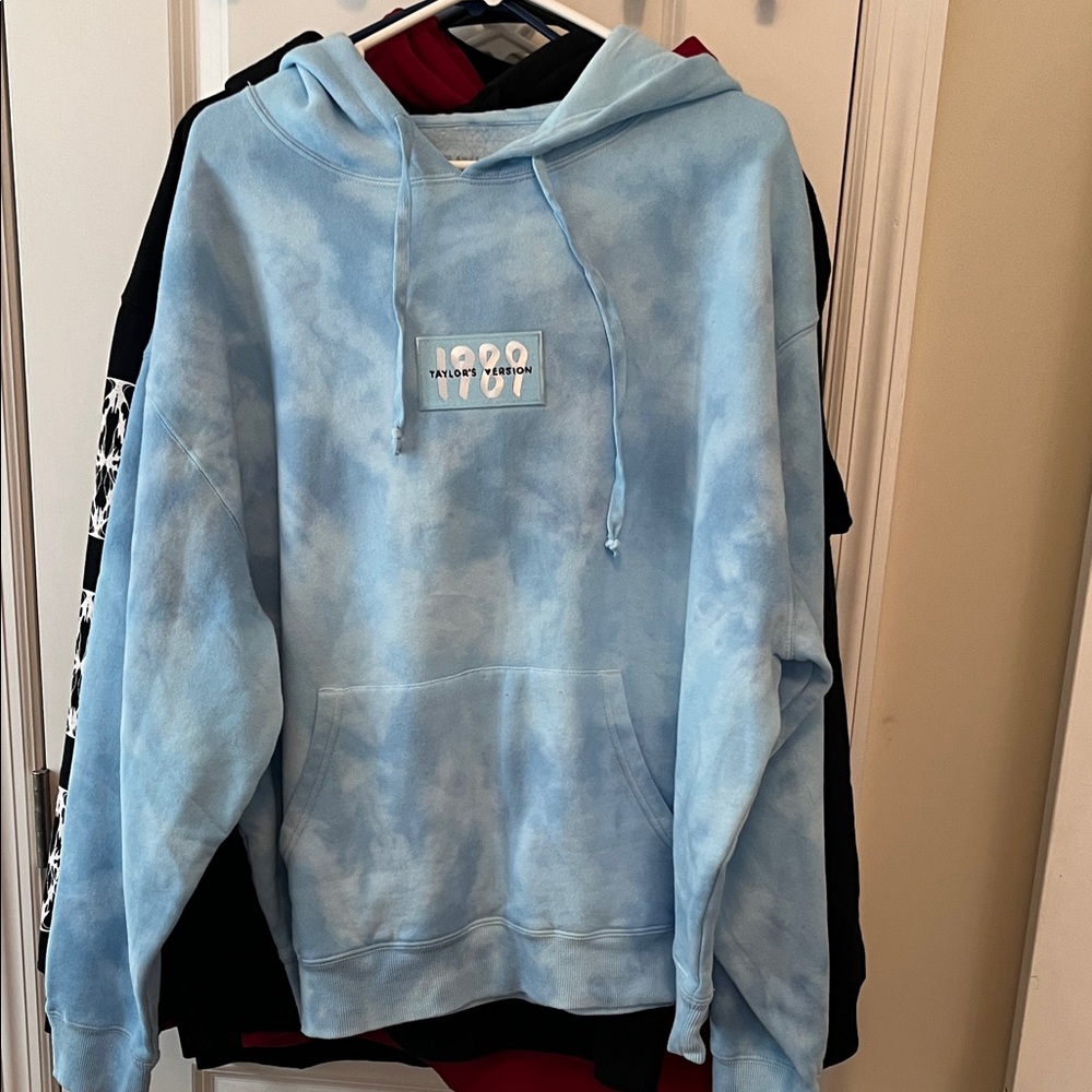 Taylor Swift Tour Hoodie🔥🔥